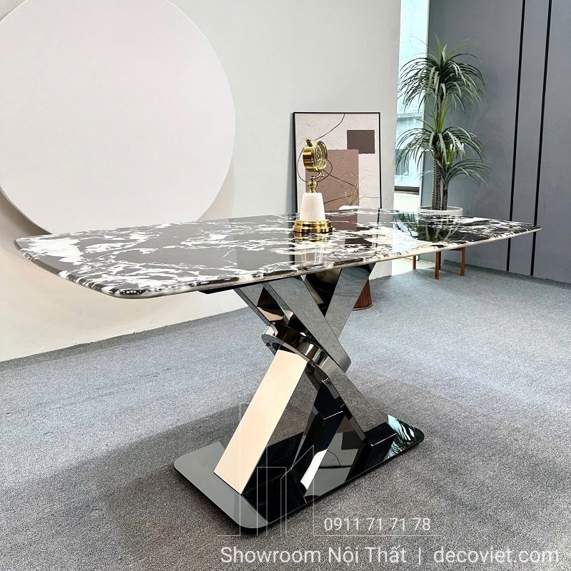 bàn ăn mặt đá