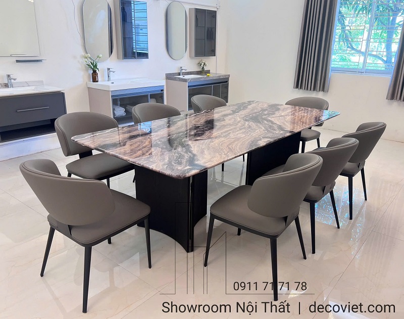 Không gian phòng ăn sang trọng với bàn ăn mặt đá và 8 ghế hiện đại