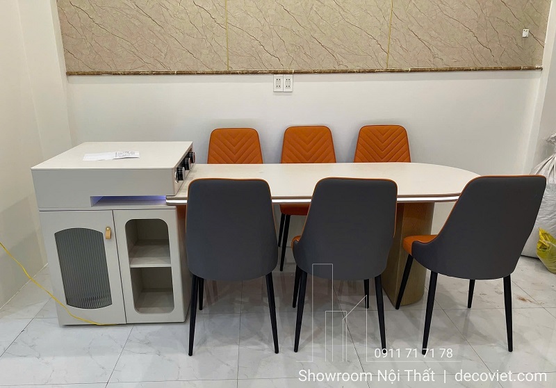 bàn đảo bếp kết hợp bàn ăn gọn gàng tiện nghi cho nhà phố