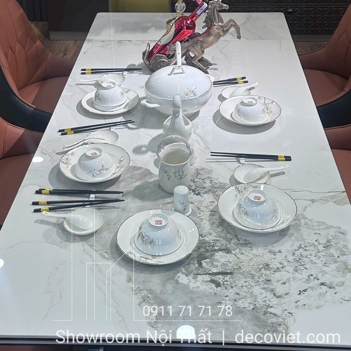 bàn ăn mặt đá nhập khẩu