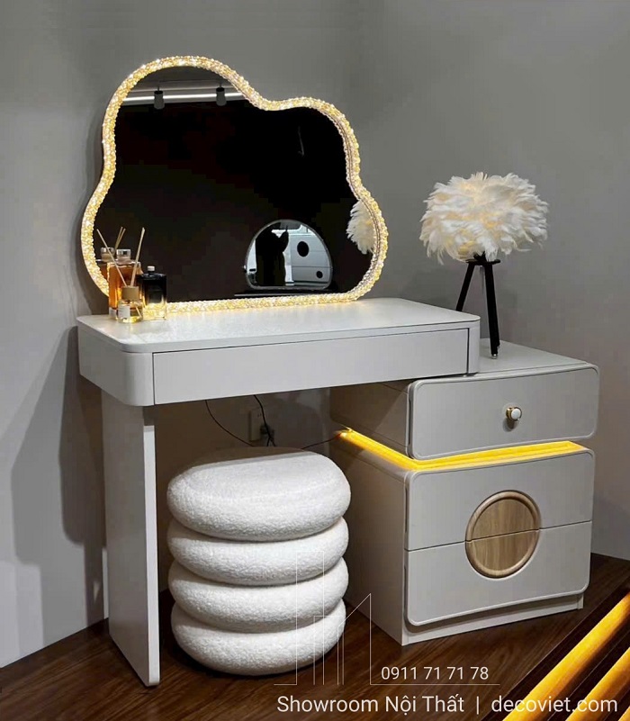Bàn trang điểm đẹp 149S gương đám mây bo viền LED hiện đại
