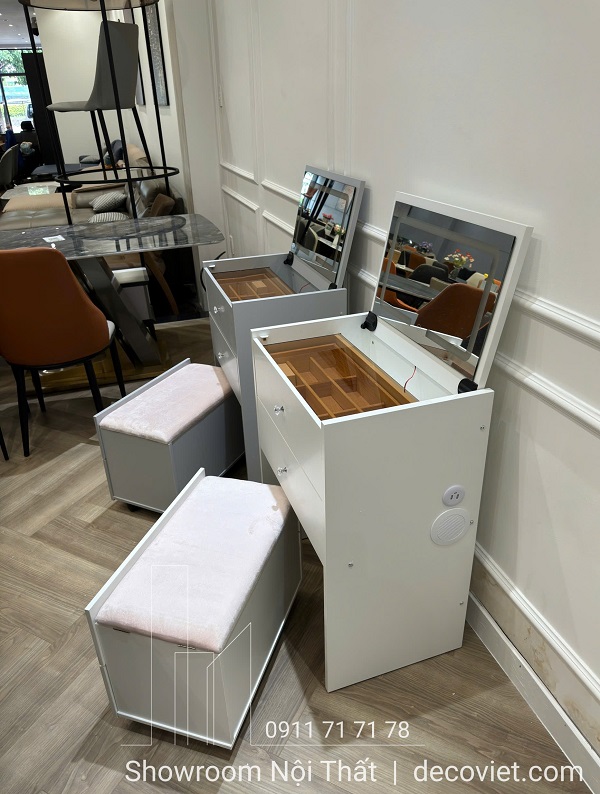 bàn phấn trang điểm