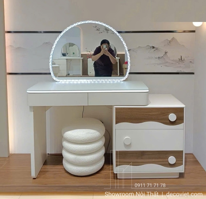 mẫu bàn trang điểm nhập khẩu hiện đại sang trọng cho phòng ngủ