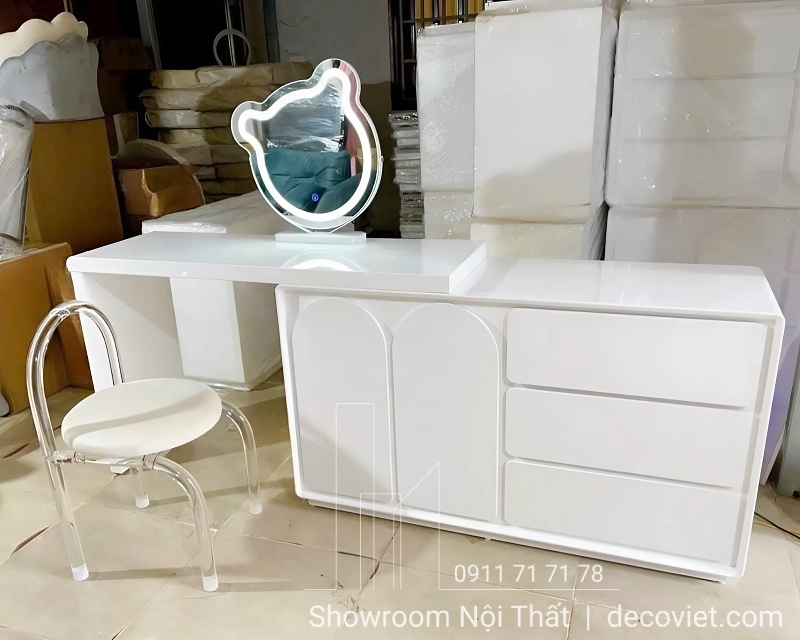 bàn trang điểm gỗ hiện đại