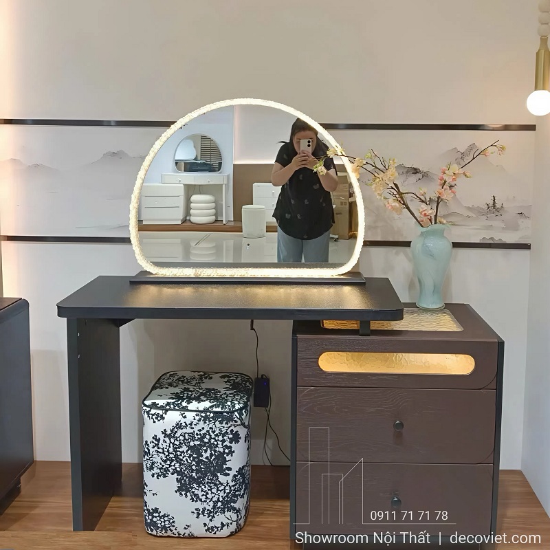 mẫu bàn trang điểm hiện đại nhập khẩu có gương đèn led