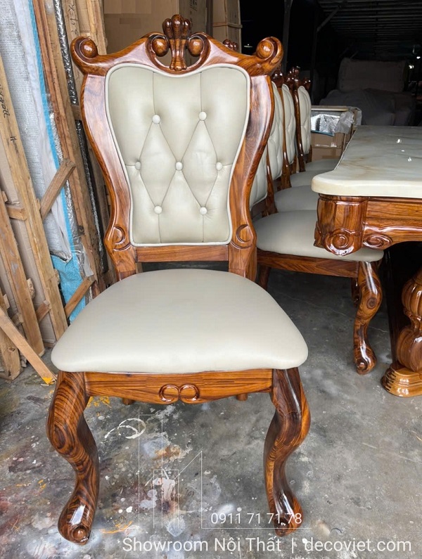 Chi tiết ghế ăn bọc da bò tót nhập khẩu, khung gỗ mun chắc chắn