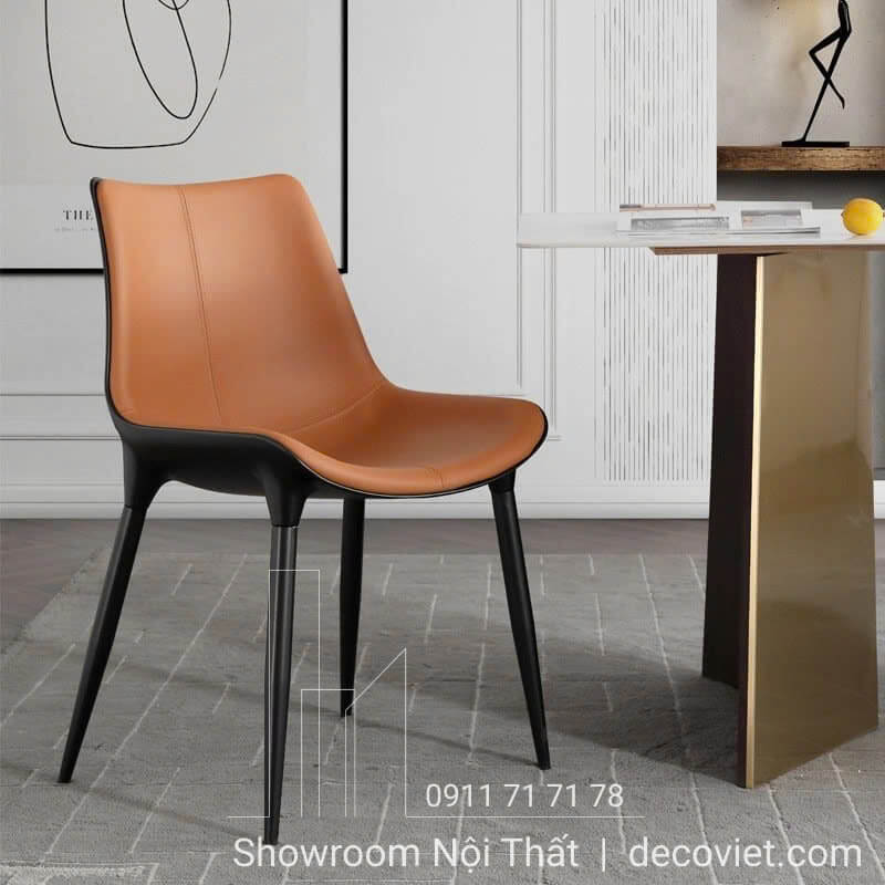 Ghế ăn được bọc nệm da cao cấp, lưng tựa đúc uốn cong nâng đỡ toàn diện giúp bạn ngồi lâu vẫn cảm thấy thoải mái.