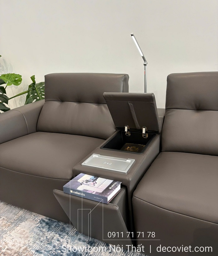 Bộ ghế sofa thông minh với bàn nhỏ tiện lợi cho không gian phòng khách
