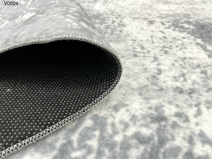 Thảm sofa màu be xám phối xanh, tạo cảm giác nhẹ nhàng và thanh lịch.