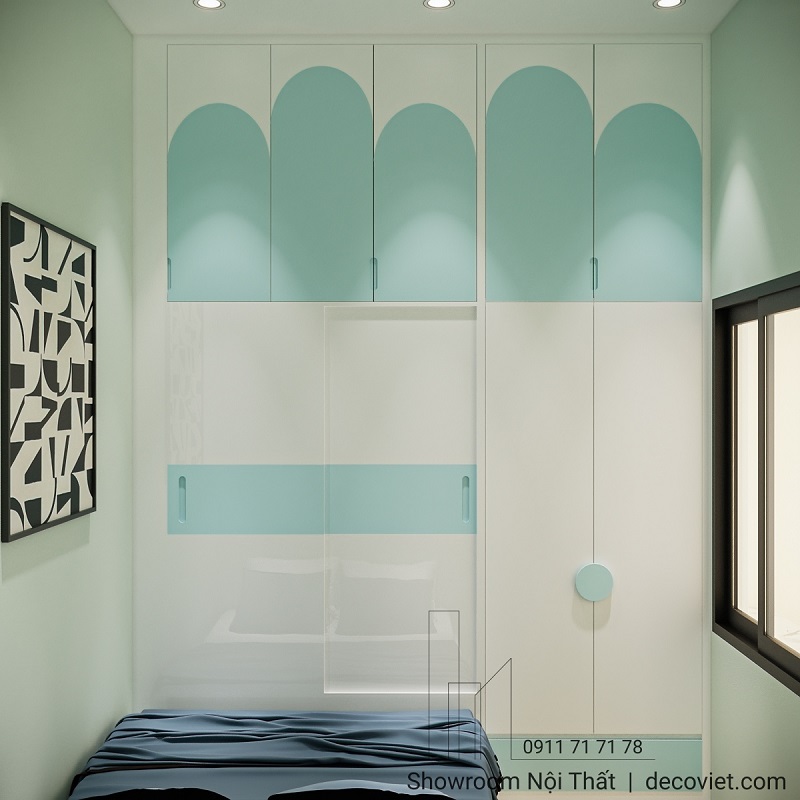 Tủ quần áo kịch trần phối xanh pastel trẻ trung và gọn gàng.