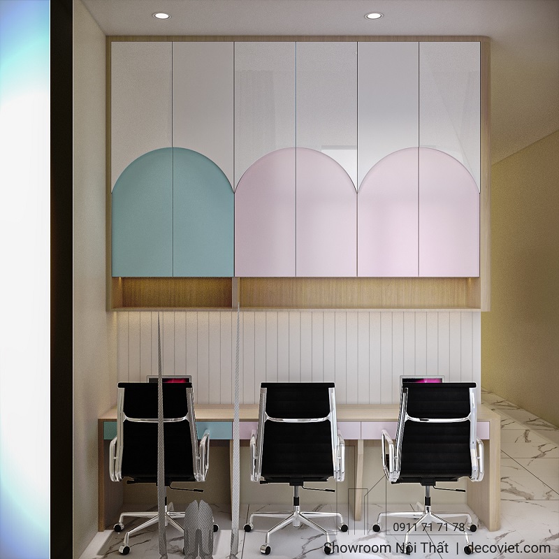 Góc học tập đa năng với bàn dài và kệ tủ phối màu pastel nhẹ nhàng.