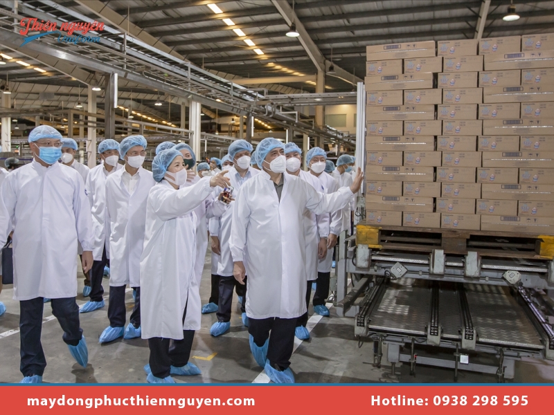 Xu hướng thiết kế áo thun đồng phục công nhân 2025