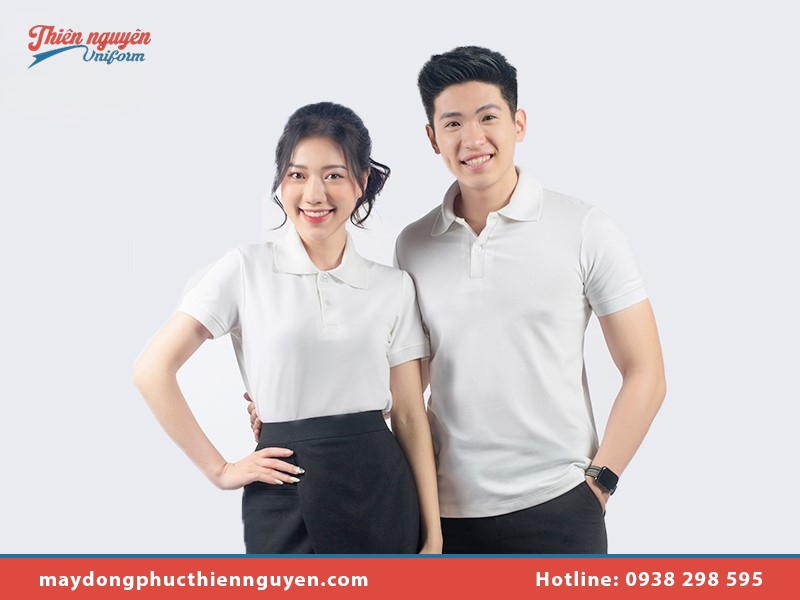 Kết hợp áo thun đồng phục văn phòng với phụ kiện