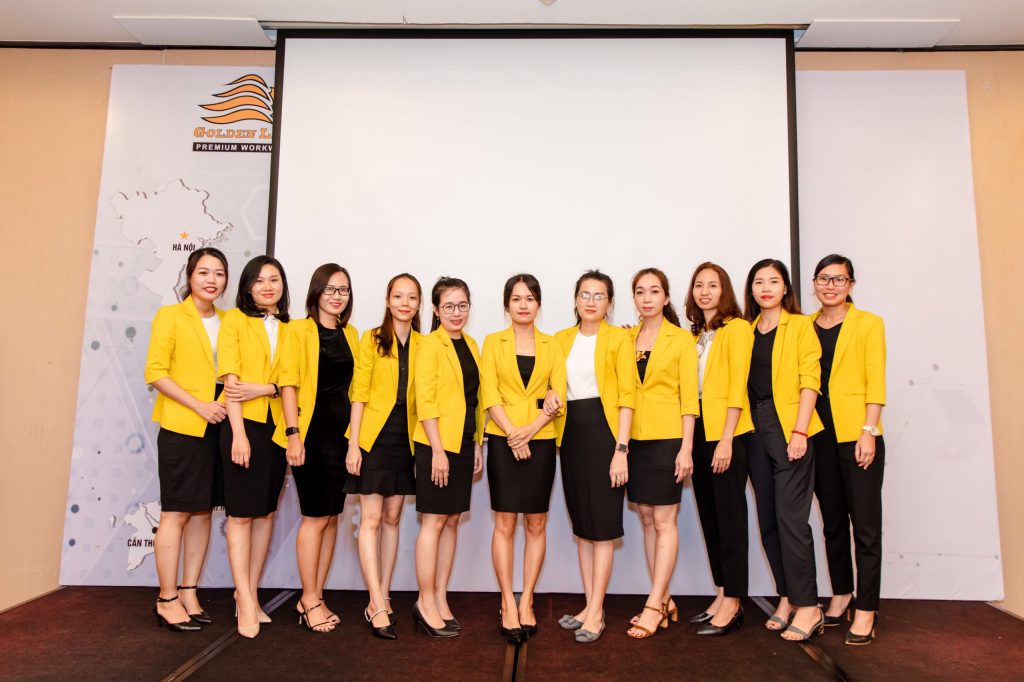 đồng phục công sở màu vàng