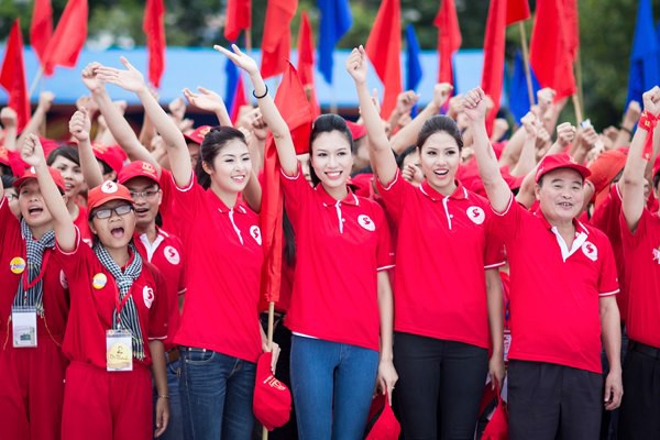 đồng phục may sẵn áo thun