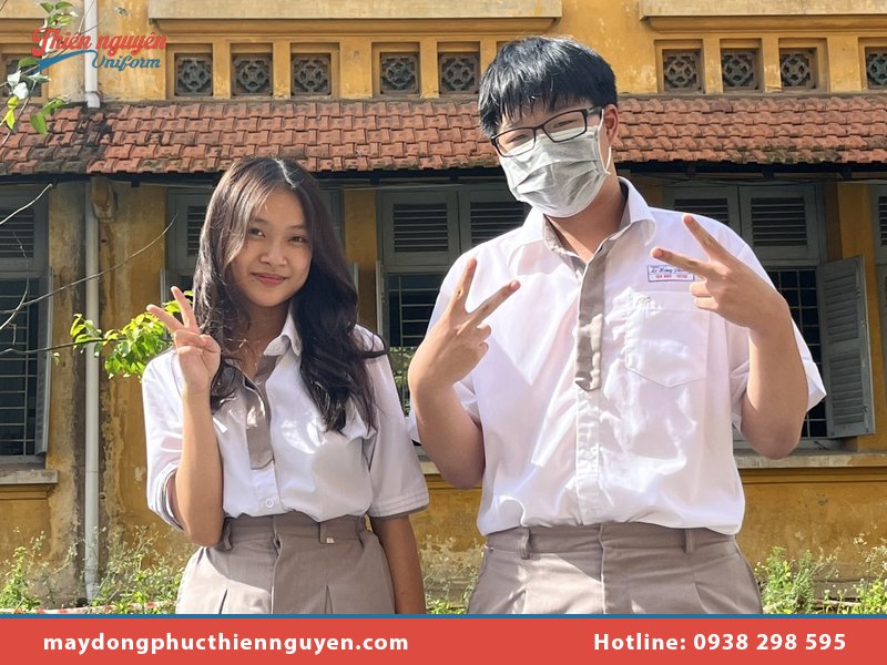 Trang phục sơ mi và quần tây cho nam sinh