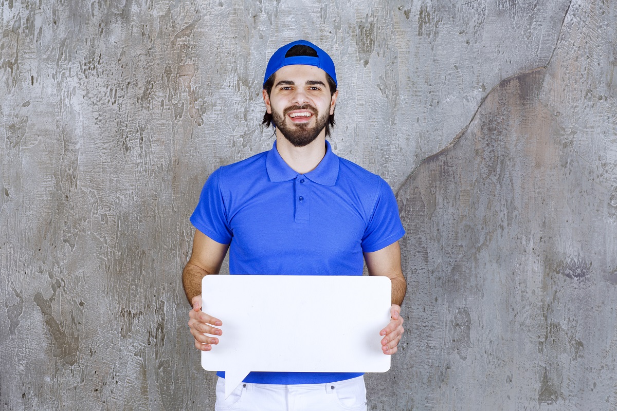 Màu xanh đồng phục nhân viên bán hàng