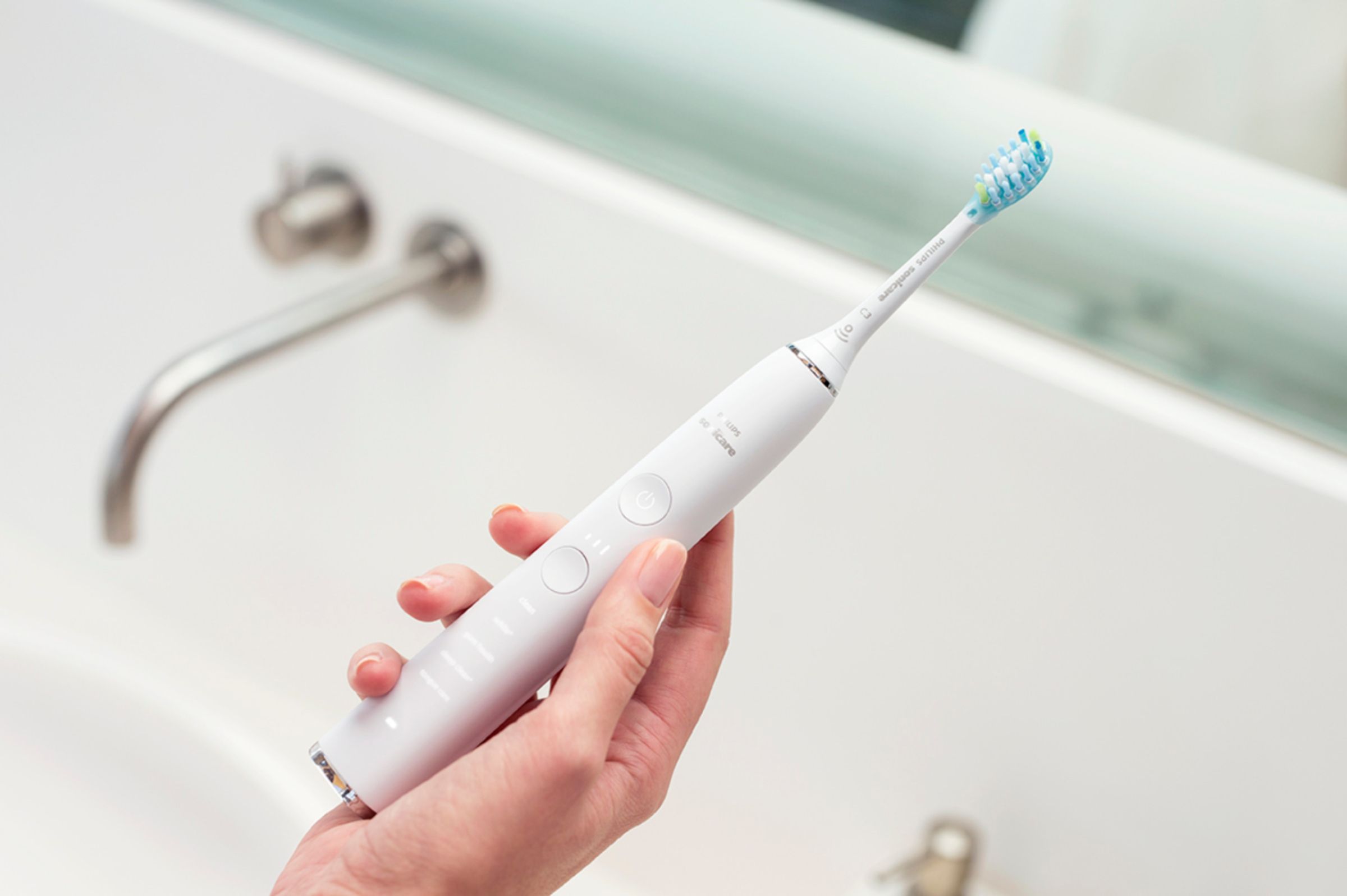 Bàn chải điện và bàn chải thông thường. Cái nào tốt hơn? Bàn chải điện và bàn chải thông thường. Cái nào tốt hơn?