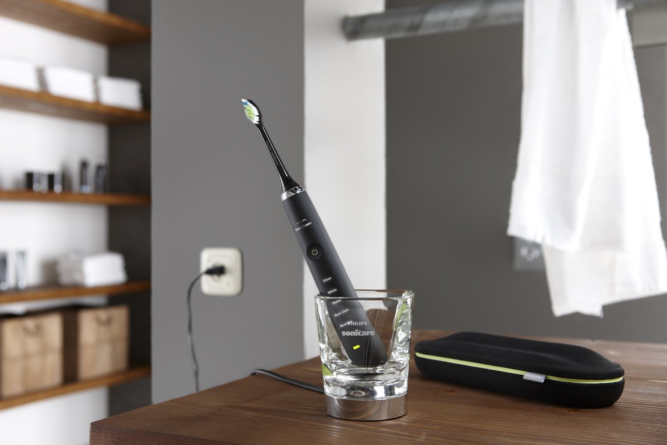 Ảnh thực tế bàn chải điện Philips Sonicare DiamondClean Classic Ảnh thực tế bàn chải điện Philips Sonicare DiamondClean Classic