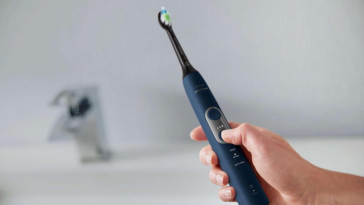 Ảnh thực tế bàn chải điện Philips Sonicare 6100 Ảnh thực tế bàn chải điện Philips Sonicare 6100