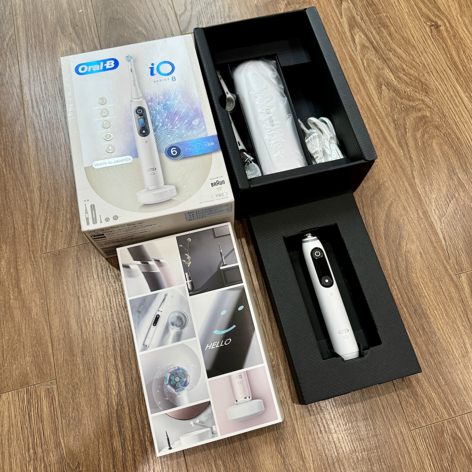 ban chai dien oral b io series 8 mau trang nhat