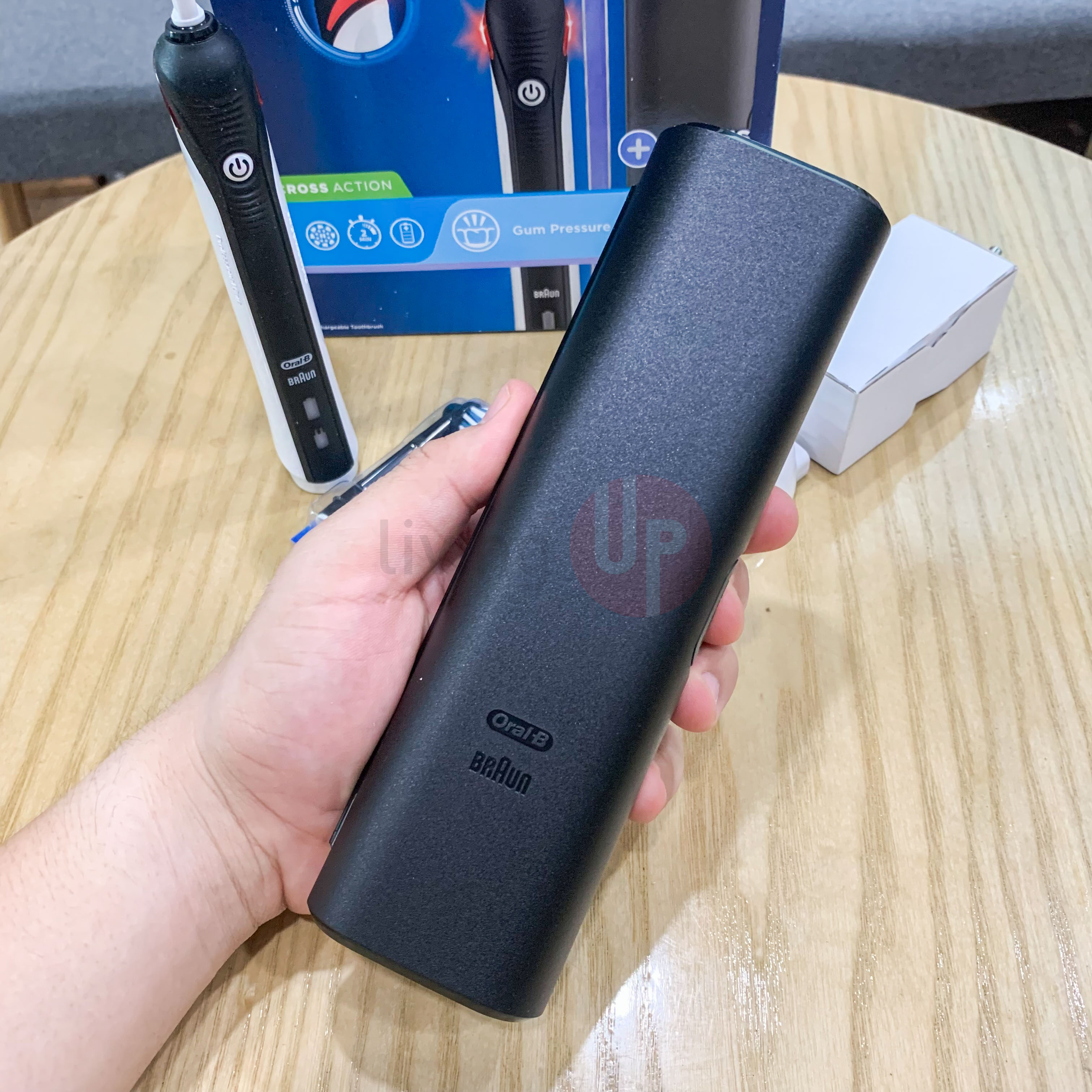 ban chai dien oral b pro 2 2500