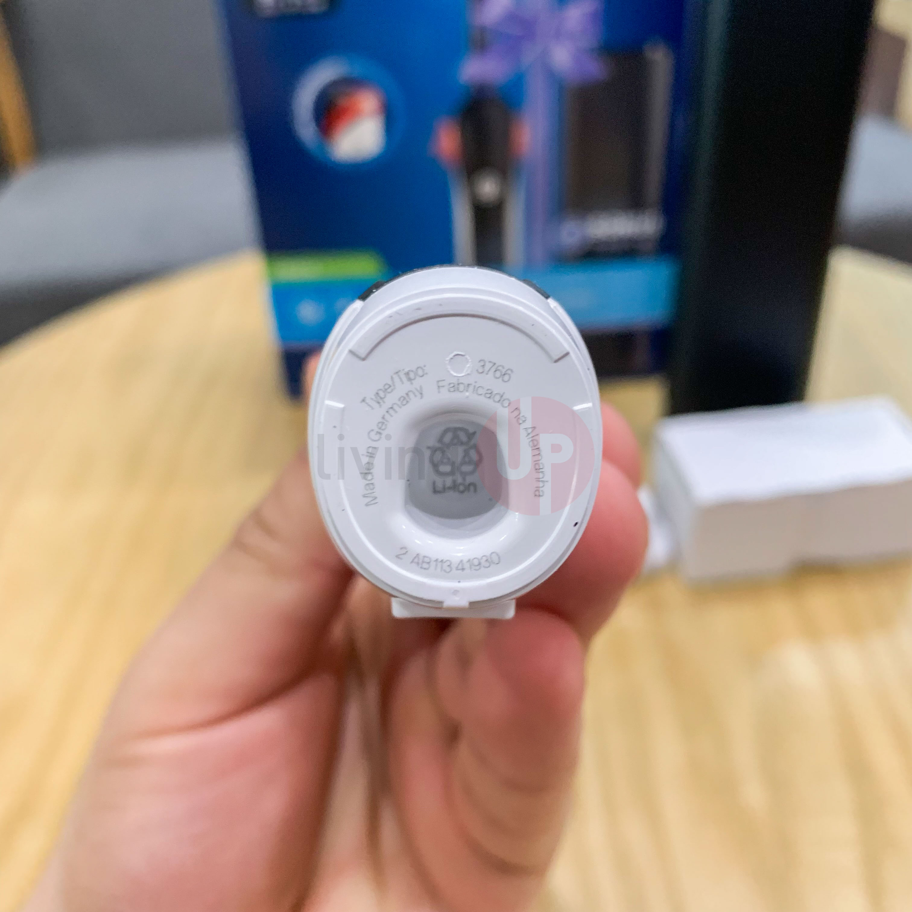 ban chai dien oral b pro 2 2500