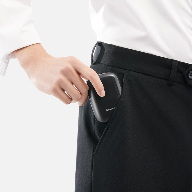 Máy cạo râu du lịch mini Panasonic ES-CM20 dễ dàng bỏ túi