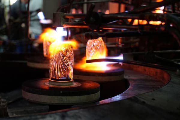 RIEDEL Thương hiệu pha lê 300 tuổi RIEDEL Thương hiệu pha lê 300 tuổi