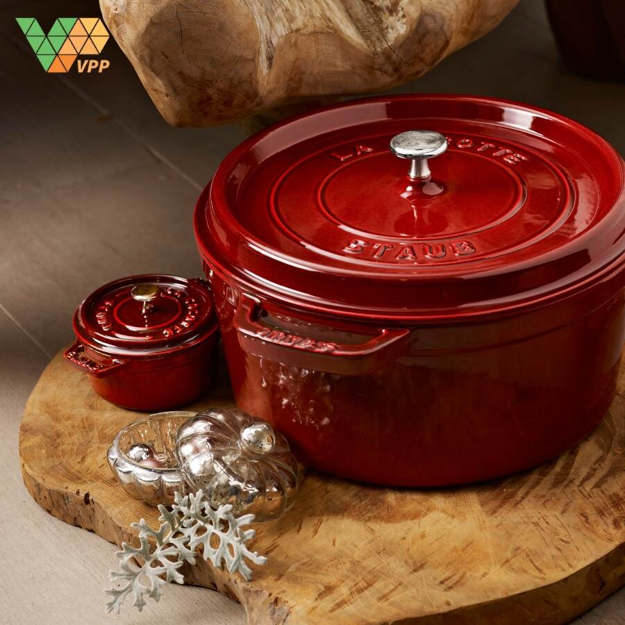 Lưu ý vệ sinh và sử dụng nồi gang tròn STAUB màu đỏ lựu