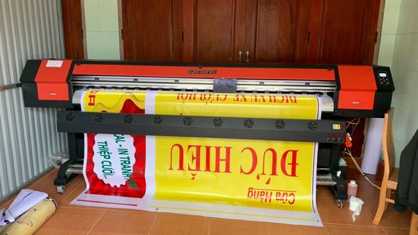 Eyecolor với model JC-2500