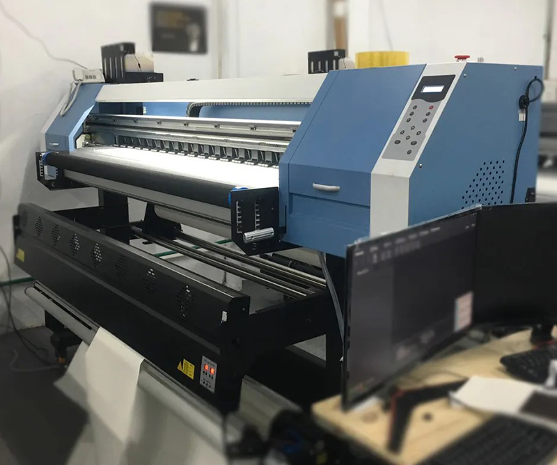 Máy in chuyển nhiệt 1m8 đa dạng mẫu mã, chất lượng in ấn vượt trội