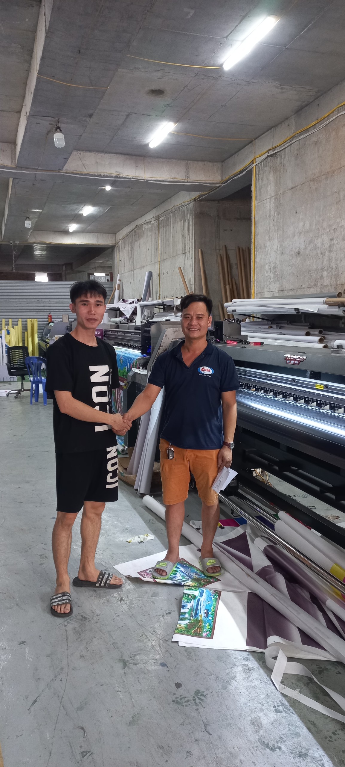 Bàn giao máy in khổ lớn Taimes T1801 cho công ty BC tại Hà Nội