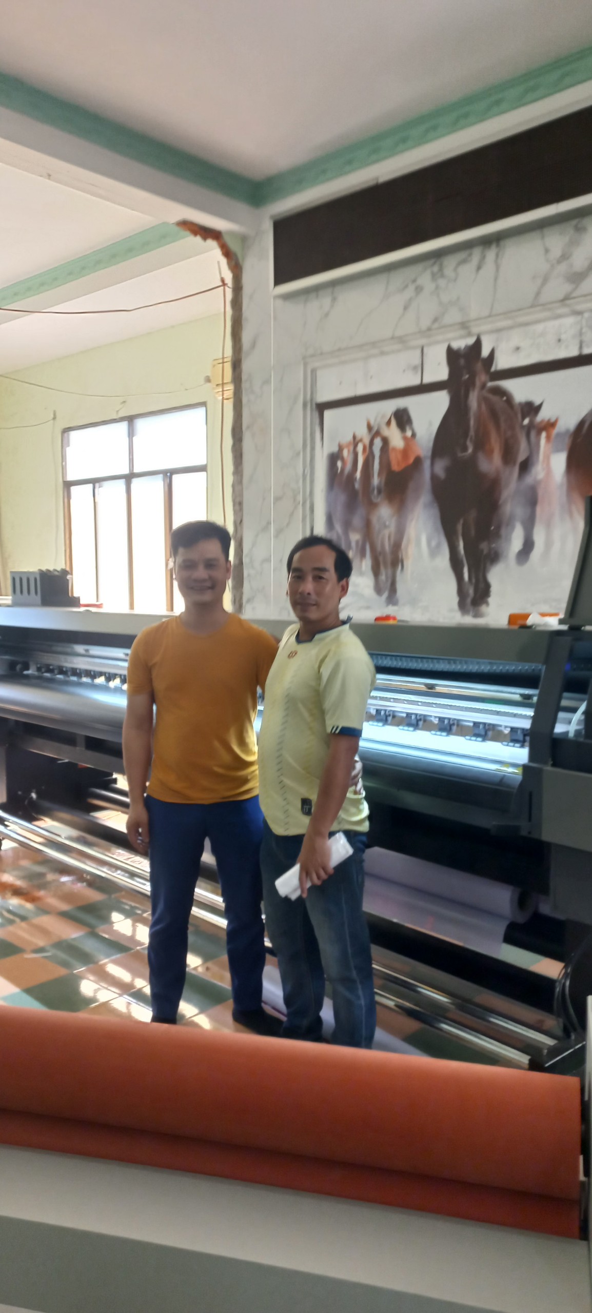 Bàn giao máy in uv cuộn 3m2 đầu i3200 tại Đà Nẵng