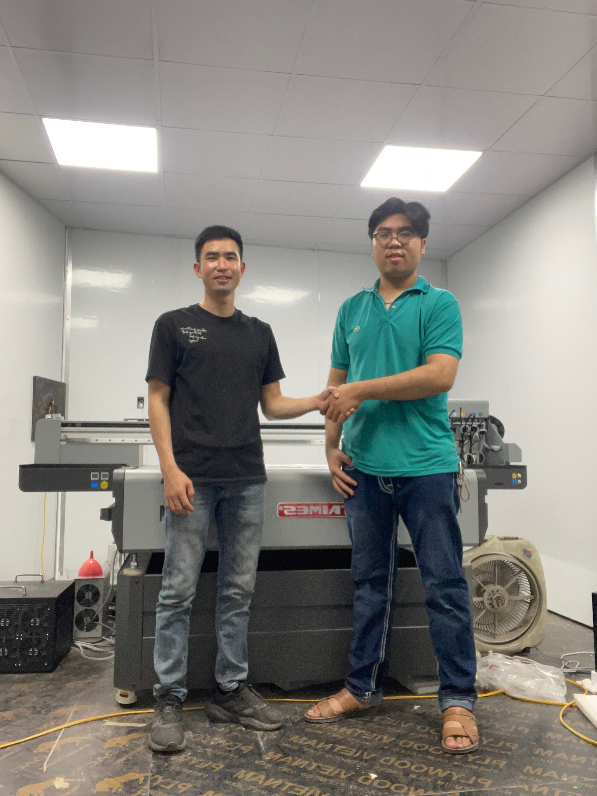 Lắp đặt Máy in UV Taimes 1212 cho công ty DT Media tại Hà Nội