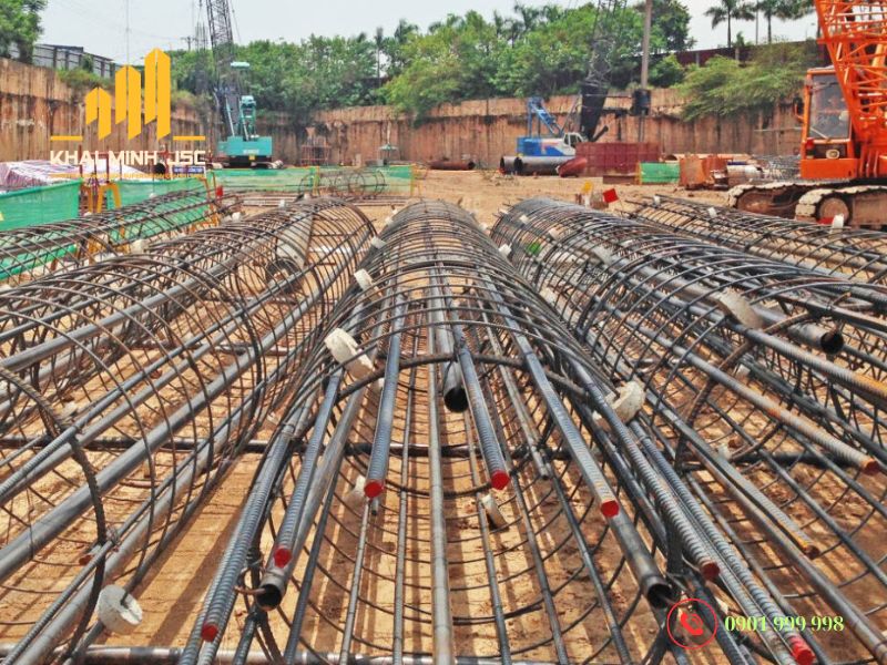 Lồng thép trên bãi gia công đã lắp đặt nghiệm thu xong