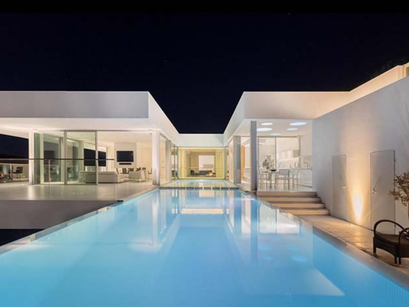 Biệt thự Villa Escarpa mang tông trắng trang nhã, nhẹ nhàng