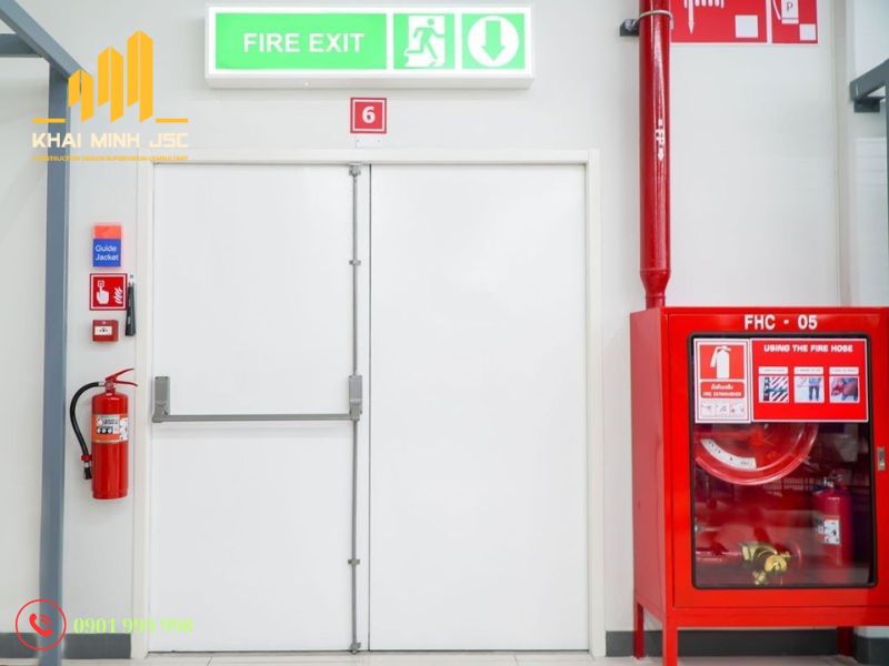 Lối thoát hiểm phải dễ dàng nhận biết