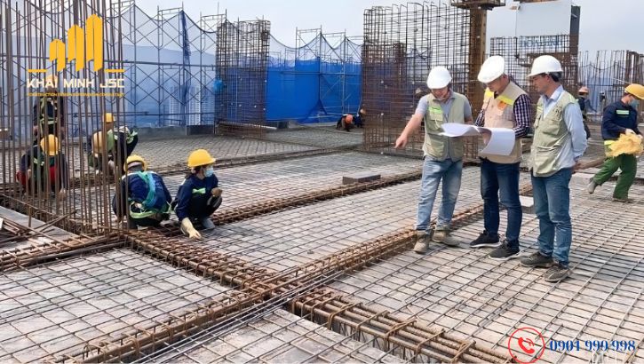 Chủ đầu tư phải thường xuyên theo dõi, kiểm tra, giám sát và đôn đốc đơn vị tư vấn, thi công