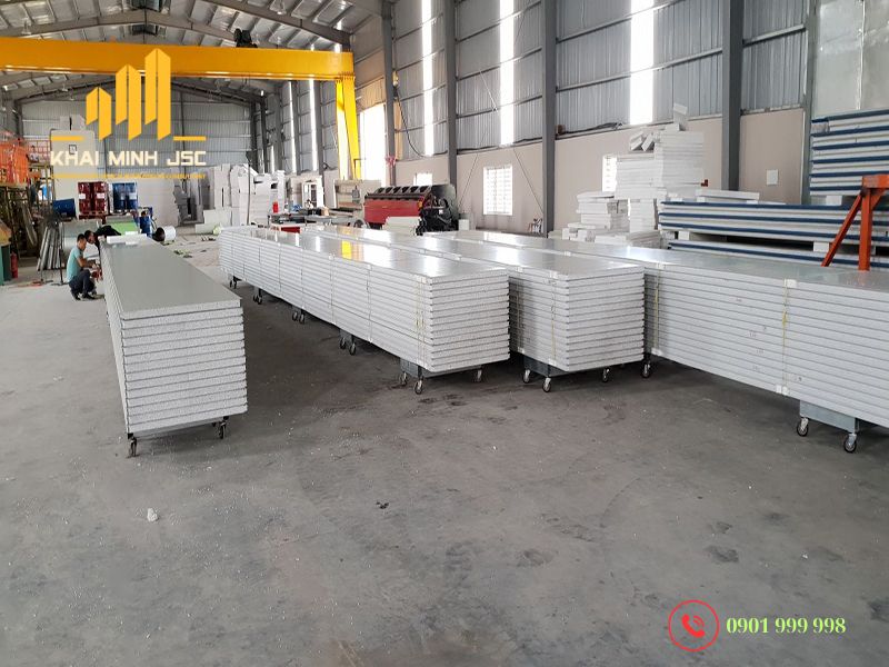 Lựa chọn vật liệu chất lượng khi thi công cách nhiệt tường, trần và cửa cho tầng áp mái