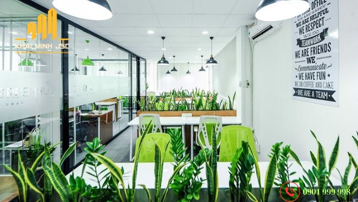 Văn phòng xanh tích hợp cây cảnh, tiểu cảnh tự nhiên