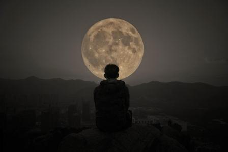 Có phải Mặt trăng vô danh? Có phải Mặt trăng vô danh?