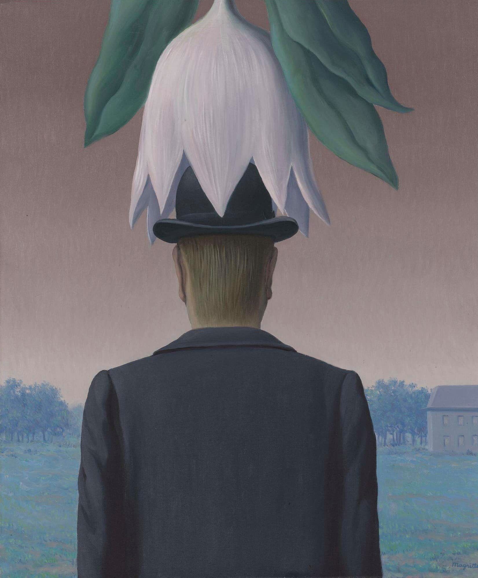 Người đàn ông đội mũ và bông hoa trong tranh của Rene Magritte Người đàn ông đội mũ và bông hoa trong tranh của Rene Magritte
