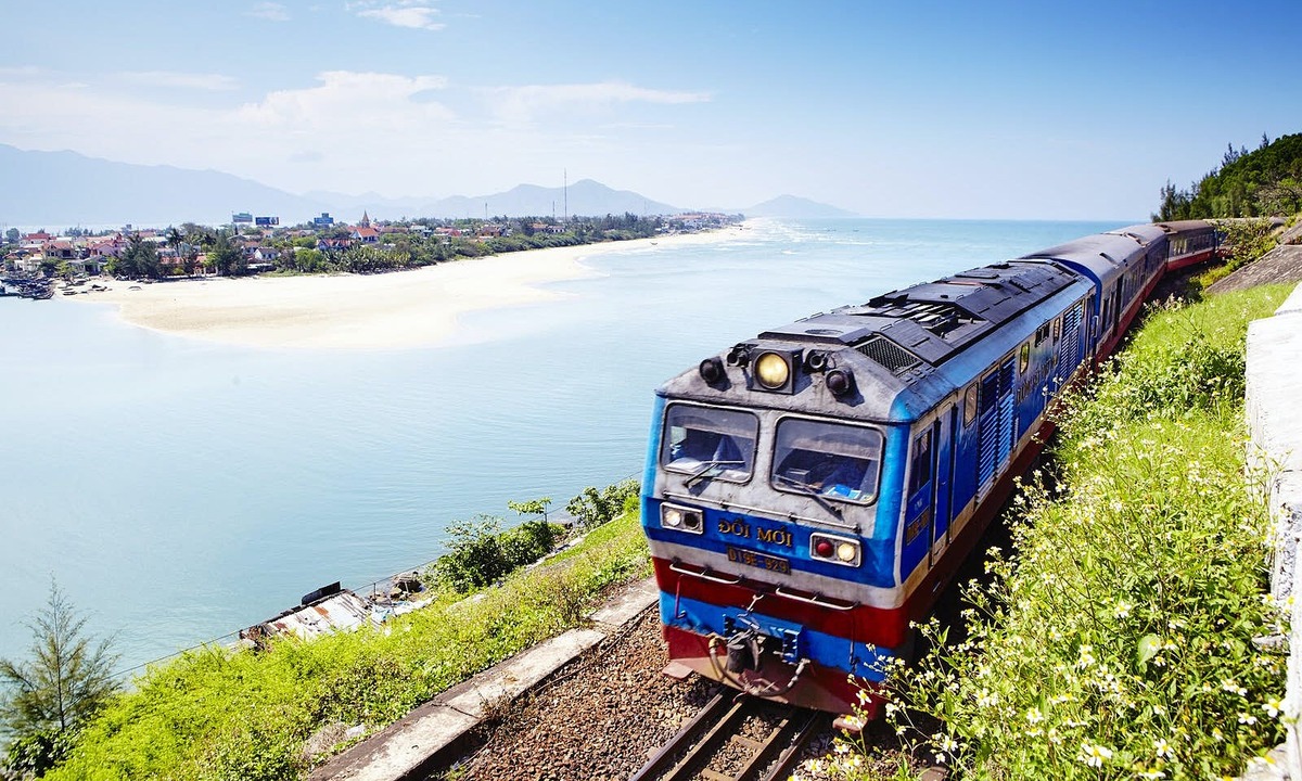 Vì sao khi tàu đi về phía Tây, một ngày dài hơn 24 giờ? Vì sao khi tàu đi về phía Tây, một ngày dài hơn 24 giờ?