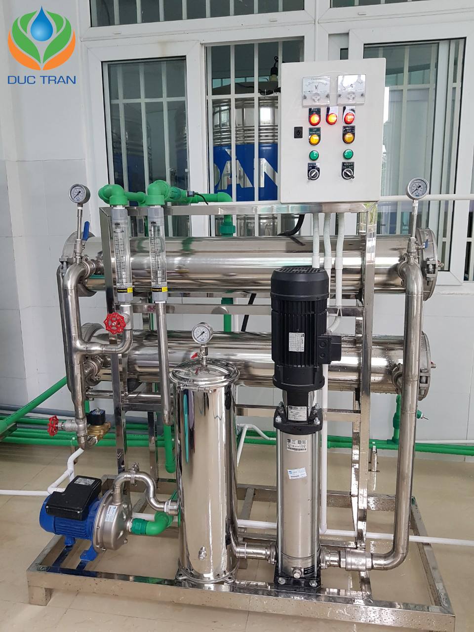 máy bơm trục đứng