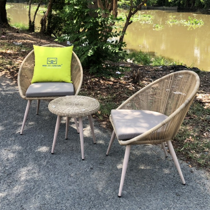 ban ghe gia may san vuon