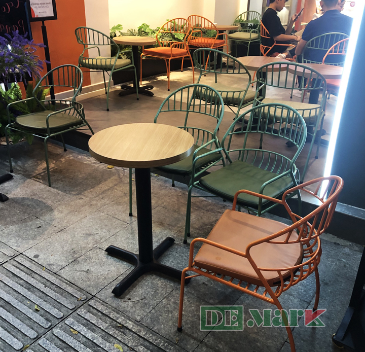 bàn ghế sắt cafe ngoài trời