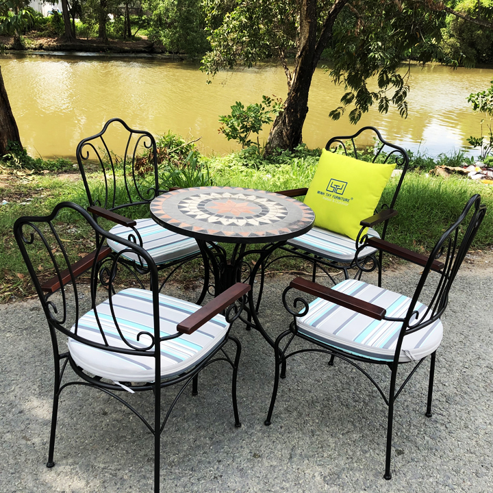 Bàn Ghế Sắt Ngoài Trời Tay Vịn Ốp Gỗ BGS3006