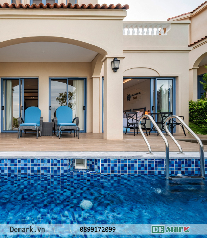 Bộ bàn ghế sắt ngoài trời MT3009 họa tiết ốp gốm cổ điển