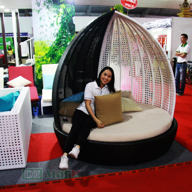 Ghế Hồ Bơi Nhựa Giả Mây Mái Vòm MT451